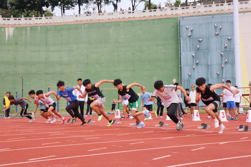 学生组竞技1.JPG 学生组竞技1.JPG