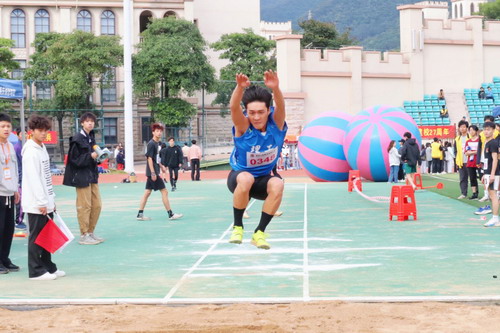 学生组竞技2.JPG 学生组竞技2.JPG