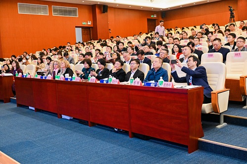 年会现场.jpg 年会现场.jpg