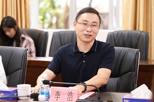 李浩讲话.jpg