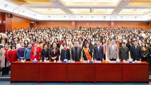 合影留念.jpg 合影留念.jpg