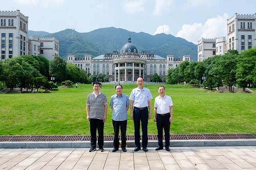 双方合影.jpg