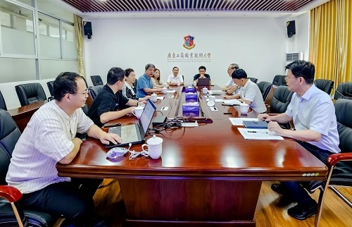 会议现场.jpg 会议现场.jpg