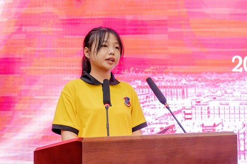邹凤仪发言.jpg 邹凤仪发言.jpg