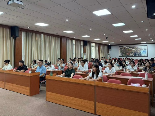 培训会现场.jpg 培训会现场.jpg