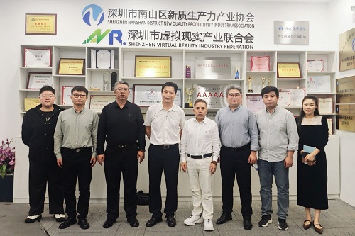 校企代表合影1.jpg 校企代表合影1.jpg