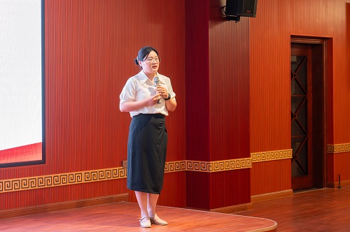 参赛教师1.jpg 参赛教师1.jpg