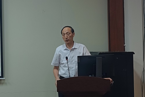 和飞讲话.jpg 和飞讲话.jpg
