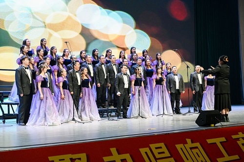 合唱现场11.jpg 合唱现场11.jpg
