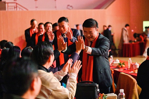 其乐融融.jpg 其乐融融.jpg