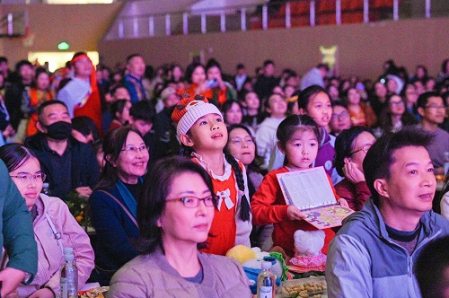 现场观众.jpg 现场观众.jpg