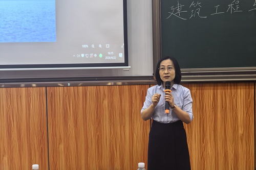 梁伟莹作总结.jpg