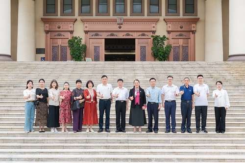双方合影.jpg 双方合影.jpg