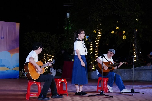 演出现场1.JPG 演出现场1.JPG