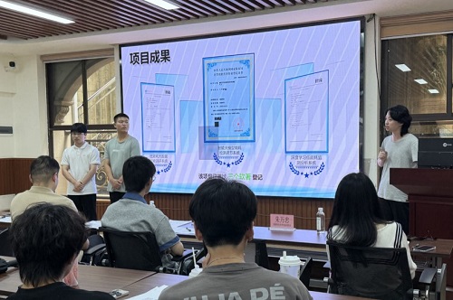 专家答辩.jpg 专家答辩.jpg
